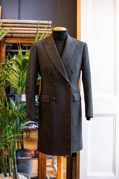 Premium Custom Tweed Long Overcoat, Men's Suit For Wedding, Engagement, Prom, Winter, Grooms Men, Peak Lapel Suits Double Breasted Tailored This is a one Piece Long Suit crafted from high quality fabric and imported Tweed materials. Our products are handcrafted by experienced tailors who make sure the that the stitching is precise, lining is proper and the overall product is sturdy enough to not go out of shape for more than a few years. Also all our products have extra margins in their length, sleeves, sides so it's easily alterable if your size changes after some time. To see more available colors and designs in this collection, Check out the ' Two Piece Suits' Section. *This is a 1 piece Long Coat  MUST REQUIRED DETAILS :- ✔ Height Of The Person. ✔ Weight Of The Person. ✔ Chest Size, (C Bespoke Suit Tailoring, Menswear Suit, Grooms Men, Suit For Wedding, Grey Overcoat, Bespoke Suits, Mens Overcoat, Long Overcoat, Winter Trench Coat