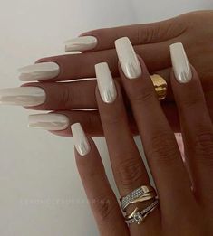 Nails Trend Summer 2023, Classy White Nails Coffin, White Nails Summer 2023, Nails 2023 Trends Summer White, Kylie Nails Acrylics, Classy Nail Inspiration, Holo French Tip Nails, White Long Nails With Designs, White Acrylics Nails