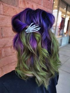 Halloween Split Dye Hair, Green Black And Purple Hair, Split Purple Hair, Purple Green Hair Color, Halloween Colored Hair, Halloween Dyed Hair, Bright Fall Hair Colors, Purple And Green Split Dye