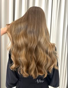 Dark Honey Blonde Hair, Latte Hair, Balayage Straight Hair, Beige Blonde Hair, Hair Challenge, Copper Blonde, Blonde Wavy Hair, Blonde Hair With Bangs, Hair Color Light Brown