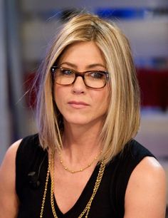 Jennifer Aniston Long Bob, Matrix Hairstyle, Jennifer Aniston Bob, Iconic Hairstyles, Jennifer Aniston Hair, Hair Evolution, Gorgeous Lady, Horrible Bosses, Layered Cut