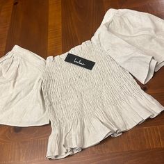 New With Tags Cheap Zara Ruffled Tops, Cowl Neck Cami, Peplum Crop Top, Tie Dye Blouse, Strapless Crop Top, Black Knit Sweater, Gingham Tops, Beige Top, Lace Top Long Sleeve