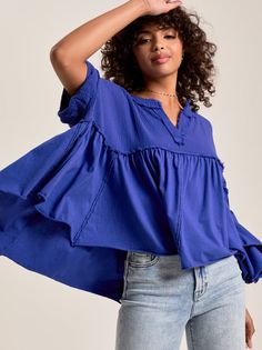 This babydoll linen top features intricate detailing and a beautifully flowy bottom. Its lightweight fabric and relaxed fit provide both comfort and style, making it an ideal choice for warm weather and casual outings. It pairs perfectly with jeans or shorts for a breezy, chic look. Altard State Tops, Flowy Shirt Outfit, Spring Oufits, Jcrew Summer, Closet Revamp, Outfit Wishlist, Inheritance Games, Western Wear Outfits, Flowy Shirt