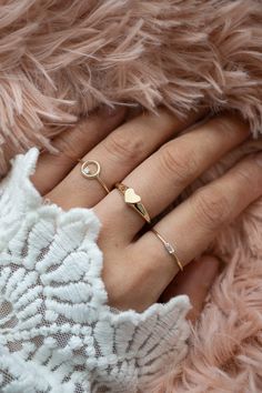 Paper Shoes, Deer Jewelry, Rings Stacking, Daily Wear Jewellery, Gold Rings Fashion, Gold Ring Designs, Gold Jewelry Simple, Bridal Gold Jewellery Designs, Classy Jewelry