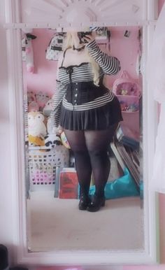 Little Safe Space Aesthetic Outfits, Pastel Goth Plus Size, Plus Size Bimbocore Outfits, Fat Alternative Fashion, Egirl Plus Size, Plus Size Goth Outfit Ideas, Alt Plus Size Outfits, Plus Size Reference Poses, Hot Plus Size Outfits