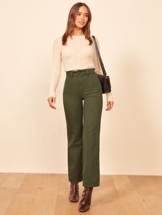 Wear To Work Outfits Office Chic, Marine Jeans, Interview Outfits Women, Business Professional Outfits, Winter Typ, Work Dresses For Women, Summer Work Outfits, Interview Outfit, Green Pants