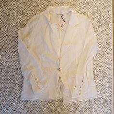 Bella Dahl White Blazer. Sturdy And Soft. Tag Still On. Never Worn. Great Shape. White Linen Outerwear, Casual White Button-up Blazer, Elegant White Linen Outerwear, White Summer Outerwear For A Day Out, White Fitted Linen Outerwear, White Linen Outerwear For Fall, Fitted White Linen Outerwear, White Long Sleeve Outerwear For Summer, White Long Sleeve Summer Outerwear