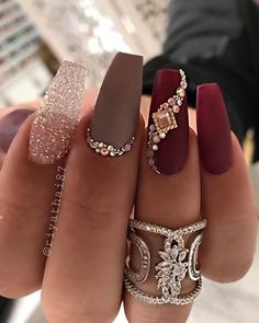 Nail Art Matte, Nails And Rings, Casket Nails, Burgundy Nail Art, Birthday Nail Art, Birthday Nail Designs, Matte Nail Art, Wine Nails, Queen Nails