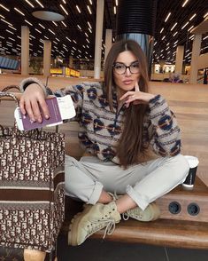 Shop my style - Oh .. What do I wear ... (discover & steal all the looks) (img src) Travel Outfit Ideas, Fall Travel Outfit, Negin Mirsalehi, Travel Outfits, Foto Poses, Fall Travel