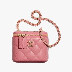 How One Vogue Editor Gave Up Her Pack Mule Life for a Small Bag Future | Vogue Mini Vanity, Tiny Bag, Couture Mode, Pink Chanel, Fancy Bags, Cheap Bags