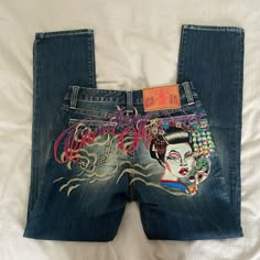 Bleach Dyed Jeans, Punk Style Outfits, Geeky Clothes, Christian Audigier, Clothing Hacks