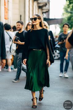 Svarta Outfits, Street Style Skirt, Moda Do Momento, Olivia Palermo Style, Outfit Street, Nyc Street Style, Eve Outfit