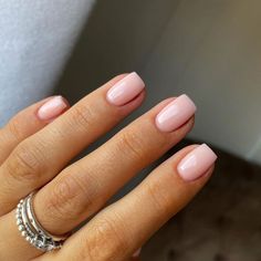 Short Acrylic Nails Natural Pink, Biab Natural Nails, Round Gel Nails Short, Ballerina Short Nails, Pink Short Nails Acrylic, Ems Nails, Pink Neutral Nails, Biab Designs, Nude Nails Pink