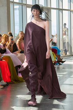 Roksanda  2025 spring Spooky Fashion, Film Strip, Maxi Styles, Halloween Spooky, Fashion Show, Ready To Wear