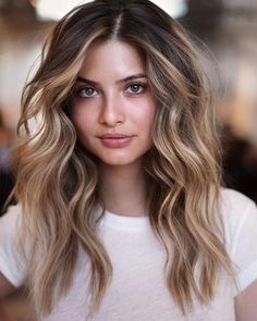 Neutral Bronde Balayage for Fair Skin Partial Blonde Highlights, Warm Blonde Highlights, Brunette With Blonde Highlights, Chunky Blonde Highlights, Pale Skin Hair Color, Champagne Blonde Hair