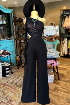 Pleated Jumpsuit, Fashion Fails, Fitted Jumpsuit, Jumpsuit Elegant, Funny Fashion, Fashion Fail, Style Upgrade, Fall Fashion Outfits, Classy Outfits