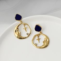 Vintage Drop Earrings, Kawaii Earrings, Moon And Star Earrings, Party Earrings, Funky Jewelry, Moon And Stars, Moon Earrings, Jewelry Inspo, Dream Jewelry