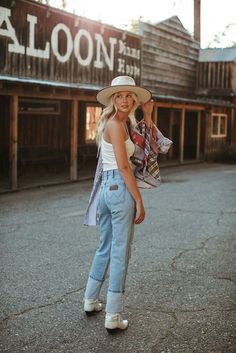 Modern Country Clothes, Western Core Outfits, Retro Summer Hats For Country Events, Chic Summer Hats For Rodeo, Chic Spring Rodeo Hat, Coastal Cowgirl Style, Coastal Cowboy Outfit, Urban Cowgirl Outfits, Callista Clark