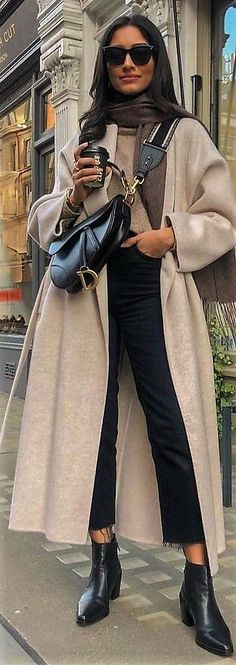 Trench Coat Outfit, Street Style Winter, Coat Outfits, Mode Inspo, Casual Winter Outfits, Inspired Outfits, Classic Outfits, Business Casual Outfits, Looks Style