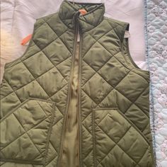 Jcrew Cute Army Green Vest! Never Worn Green Casual Vest For Fall, Casual Green Vest For Fall, Khaki Crew Neck Winter Outerwear, Green Crew Neck Outerwear For Outdoor, Solid Crew Neck Spring Outerwear, Army Green Vest, Green Vest, Quilted Vest, Army Green