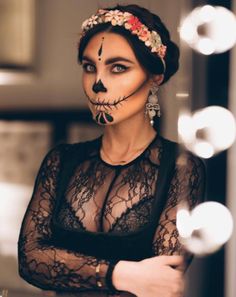 Simple Eyeshadow Tutorial, Beautiful Halloween Makeup, Halloween Makeup Sugar Skull, Dead Makeup, Simple Eyeshadow, Cool Halloween Makeup