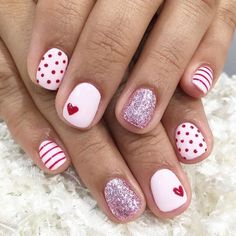 Red Nail Art Designs, Kutek Disney, Red Nail Art, Valentine Nails, Heart Nail