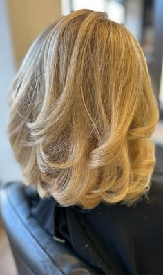 blowout hair ideas, bouncy blowout, blowout haircut, blonde hair blowout, blonde blowout, layered blowout, roll blowout, blowout hairstyle, best blowout hairstyle ideas, blowout hairstyle for long hair Bouncy Blowdry Short Hair, Blowdry Short Hair, Short Blowout, Blonde Blowout, Haircut Ideas Brown Hair