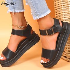 Casual Summer Shoes, Sandals With Heels, Summer Shoes For Women, Heels Casual, Black Platform Sandals, Sandals Outfit, Strap Sandals Women, Flatform Sandals, Casual Heels