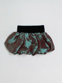 You are bidding on an excellent used/like new baby girls Right Bank Babies bubble skirt in a size 18/24 months.  Measures approx 8.5 long and an 8" waist (one way laying flat).  Waist is a stretchy velour band.   No rips, stains or holes.        We are a non-smoking family! International Buyers – Please Note: Import duties, taxes and charges are not included in the item price or shipping charges. These charges are the buyer's responsibility. Please check with your country's customs office to det Pretty Books, Baby Bubble, Bubble Skirt, New Baby Girls, Toddler Girl, New Baby Products, Ballet Skirt, Top Brands, Shoe Accessories