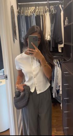 Business Casual Outfits For Women Collared Shirt, Corporate Girl, Chic Fits, Office Fits, Mode Zara, Chique Outfits, Casual Chique, Uni Outfits, Corporate Outfits