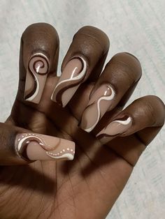 There's a new beauty trend taking over Instagram and it's absolutely stunning. Say hello to "quartz nails". Gel Nails Dark Skin, Gel Nails Dark, Nails Dark Skin, Nails Dark, Brown Nail, Brown Nails Design, Plaid Nails, Dark Nails