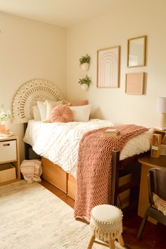 dream dorm room- liberty university Boho College Bedroom, Clean Girl Dorm Room, Dorm Ideas For Girls College, Pink Boho Dorm Room, Dorm Room Ideas For Girls College, Utk Dorm, College Suite, Neutral Dorm Room Ideas