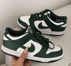 Nike Dunk Low Spartan Green, Doudoune The North Face, Nike Shoes Girls, Dr Shoes, Jordan Shoes Girls, Cute Nike Shoes