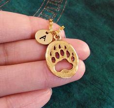 Bear Claw Necklace Personalized Jewelry Spirit Animal Hunting Gift for Hunter Gold Paw Print Pendant Native American Keychain, Paw Print Keychain, Hunters Gold, Hunting Jewelry, Bear Claw Necklace, Animal Hunting, Bear Paw Print, Paw Print Pendant, Boyfriend Necklace