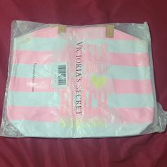 Large Pink White Canvas Beach Tote Bag Purse. Brand New. White Large Capacity Shoulder Bag For Weekend, Trendy White Bag For Weekend, Trendy White Shoulder Bag For Weekend, Victoria's Secret Beach Bag For Summer, Victoria's Secret Pink Bags For Vacation, Victoria's Secret Pink Vacation Bag, Victoria's Secret Summer Beach Bag, Trendy White Bags For Beach Season, Victoria's Secret Summer Vacation Bags