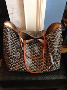 Types Of Bags, Goyard Tote Bag, Goyard Saint Louis, Goyard Handbags, Uni Bag, Goyard Tote, Goyard Bag, Bag Obsession, Cheap Bags