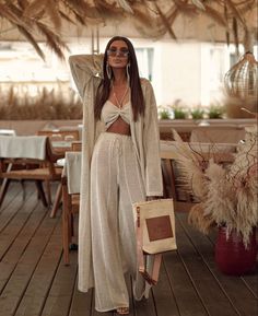 Bali Style Outfits, Maldives Outfit Ideas Beach Styles, Bali Fashion Outfits, Maldives Outfit Ideas, Maldives Outfit, Bali Outfit Ideas, Outfit Bali, Modest Beachwear, Tulum Outfits Ideas