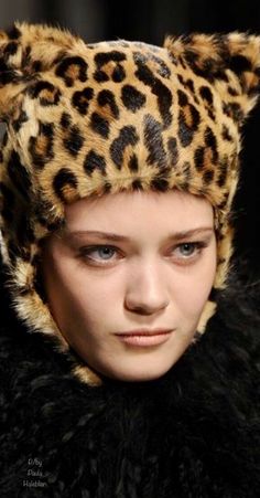 Leopard Hat, Cat Ears Hat, Leopard Fashion, Animal Print Fashion, Cat Hat, Leopard Animal, Leopards, Mad Hatter, Beautiful Fashion