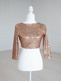 Tia Bhuva, Crop Top Saree, Saree Silhouette, Rose Gold Birthday, Best Shapewear, Saree Draping, Readymade Saree, Sequin Crop Top, Saree Blouses