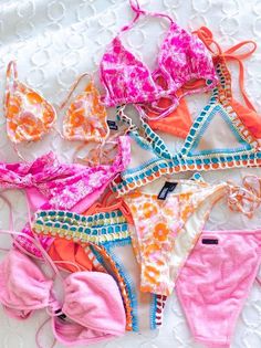 #summer #swimsuit #beach #bikinis Preppy Bathing Suit, Preppy Swim, Preppy Swimsuit, 00s Mode, Preppy Beach, Preppy Summer Outfits, Preppy Girl