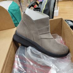 New Clark's Cloudsteppers Pewter Color Size 5.5m New In Box Inventory # 174788 Clark Boots, Bucket Boots, Purple Booties, Clarks Boots, Suede High Heels, Brown Leather Heels, Buckle Ankle Boots, Pewter Color, Tall Leather Boots