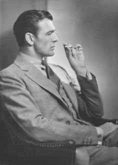 Garry Cooper, 남성 근육, Stars D'hollywood, Handsome Men Quotes, A Man In A Suit, Handsome Arab Men, Jane Russell, Man In A Suit, Woman Sketch