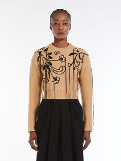 Crew-neck cropped jumper made of soft, luxurious smooth wool and cashmere yarn. The streamlined fit is embellished with a contrasting thread embroidery on the front and back. Finished with dropped shoulders and ribbed edges. Yellow Knitwear, Fashion Knitwear, Cropped Pullover, Cashmere Yarn, Cashmere Jumper, Knitwear Fashion, Quilting Fabrics, Thread Embroidery, Max Mara