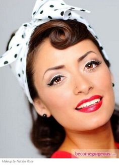 1950s Makeup, Pin Up Vintage, Retro Makeup, Pin Up Hair, Pin Curls