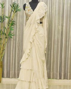 White Ruffle Saree, Ruffle Saree Designs, Akanksha Singh, Ruffled Saree, Pleated Saree, Indian Wedding Gowns, Ruffle Sarees, Pattu Saree Blouse Designs