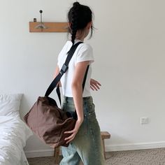 1 Large Capacity Brown Nylon Bag, Casual Gym Bag With Zipper, Casual Solid Gym Bag With Zipper Closure, Casual Large Capacity Shoulder Duffle Bag, Casual Brown Canvas Bag, Casual Solid Color Gym Bag With Large Capacity, Trendy Brown Nylon Bag, Casual Large Capacity Crossbody Travel Bag, Brown Nylon Shoulder Bag For Daily Use