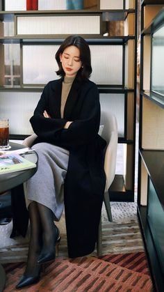 Chic and professional female Korean lawyer outfits that blend style and confidence. Discover the perfect looks for a powerful impression. Nice Outfits, Asia Girl, Basic Dress, Modest Fashion Outfits, 가을 패션, Grace Kelly