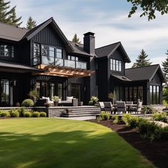 Black Houses, Aesthetic Interior Design, Estate Interior, Dark House, Casas The Sims 4, Dark Home, Modern Farmhouse Exterior, Farmhouse Exterior, Luxury Homes Dream Houses