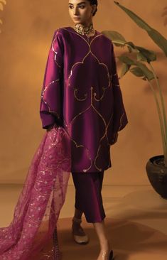 Heena Kocher Designs, Pakistani Designs Suits, Orange Contrast Colors Suit, Pink Contrast Color Combinations Dresses, Purple Pakistani Suit, Red Combination Outfits, Purple Pakistani Dress, Pakistani Style Suits, Embroidery Work Kurti