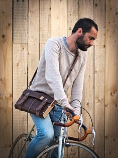 Leather and wood shoulder bag. Vegetable tanning leather and | Etsy Brown Leather Shoulder Bag For Commuting, Brown Shoulder Bag With Adjustable Strap For Commuting, Leather Handle Satchel Shoulder Bag For Commuting, Leather Shoulder Bag With Leather Handles For Commuting, Leather Shoulder Bag With Handles For Commuting, Brown Satchel Bag For Commuting, Bici Retro, Tommy Hilfiger Belt, Wood Bike